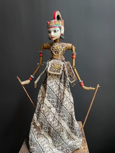 Oude Wayang Golèk pop uit Java