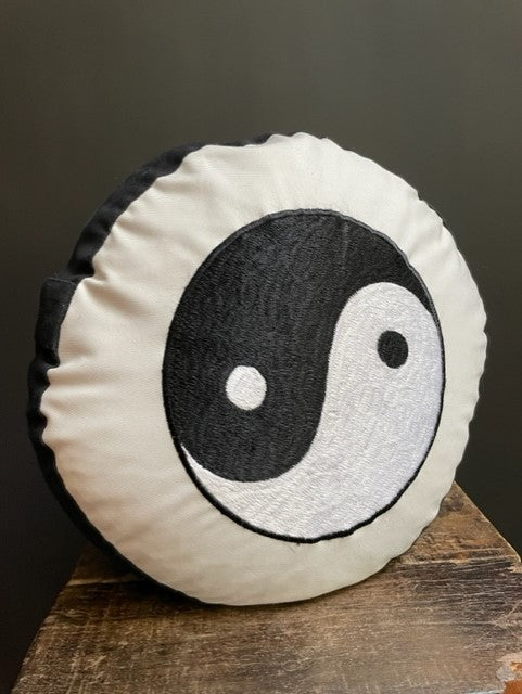 Sturdy meditation cushion Yin Yang