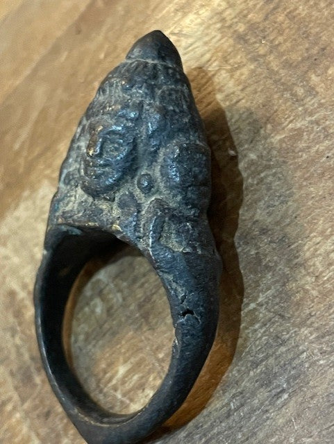 Boeddhistische ring uit Nepal - Boeddha hoofden