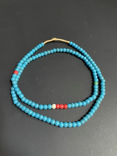 Vintage handelskralen ketting uit Ghana blauw