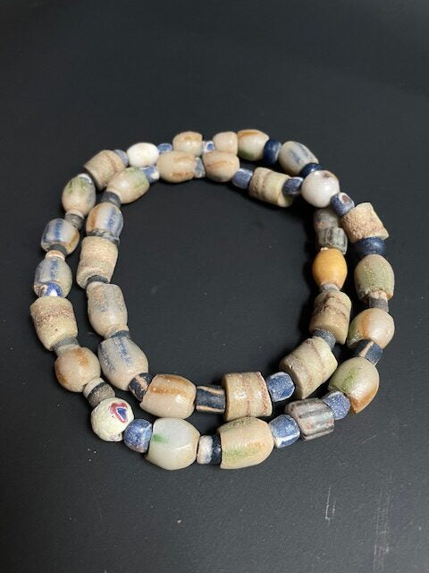 Vintage tradebeads necklace from Ghana blue-white