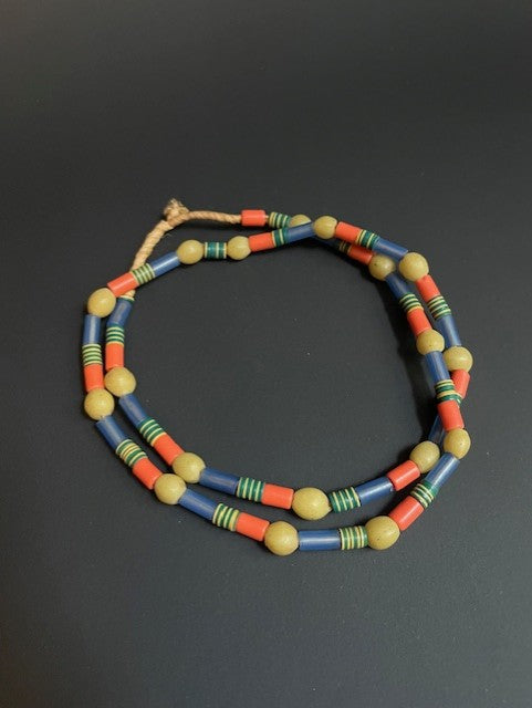 Vintage handelskralen ketting uit Ghana