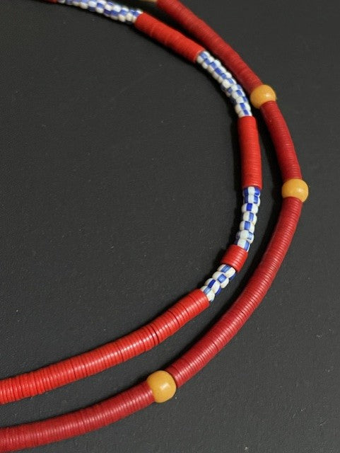 Vintage handelskralen ketting uit Ghana rood