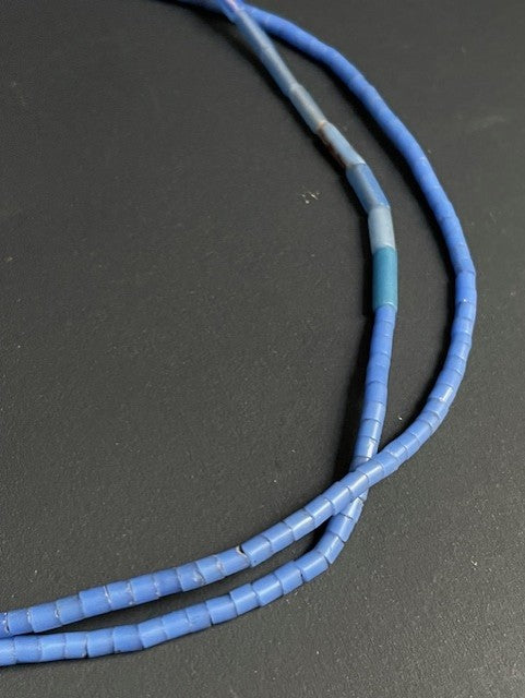 Lange vintage handelskralen ketting uit Ghana blauw