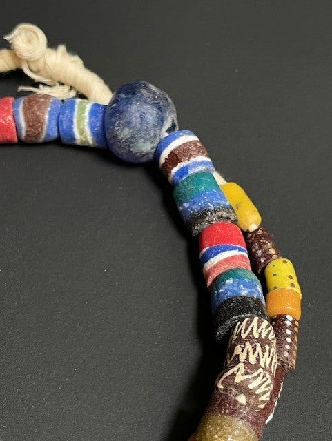 Long vintage tradebeads necklace from Ghana zigzag 